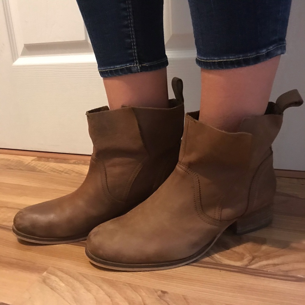 Ecote leather boots
